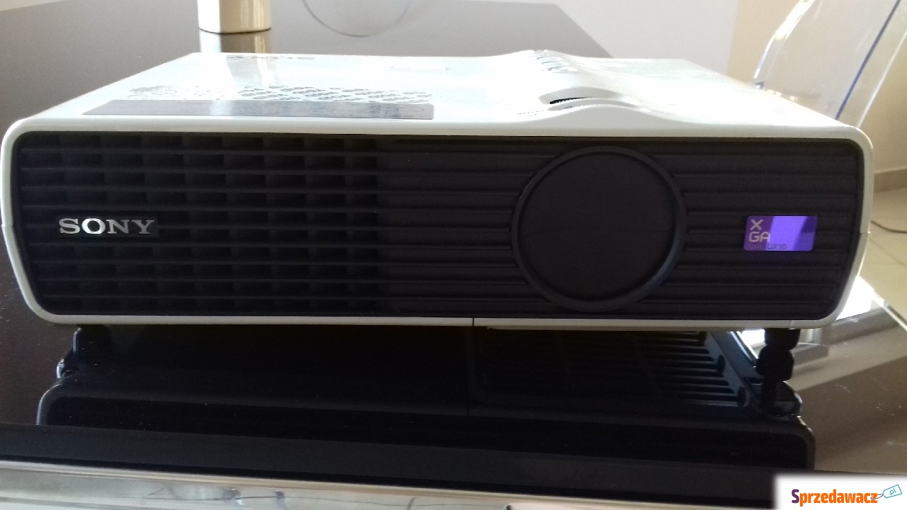 Wynajem projektora ekran proje...